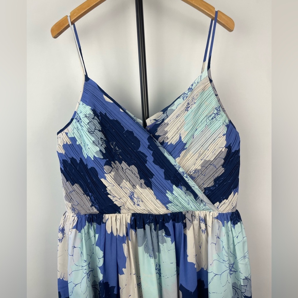 Banana Republic Blue Floral Empire Waist‎ Knee Length Dress with Pockets - Picture 5 of 14